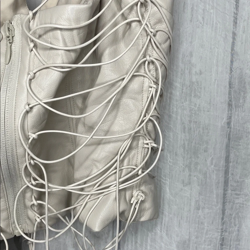 House of CB Cream Lace-Appliqué Lace-Up Corset Cami - Picture 6 of 9